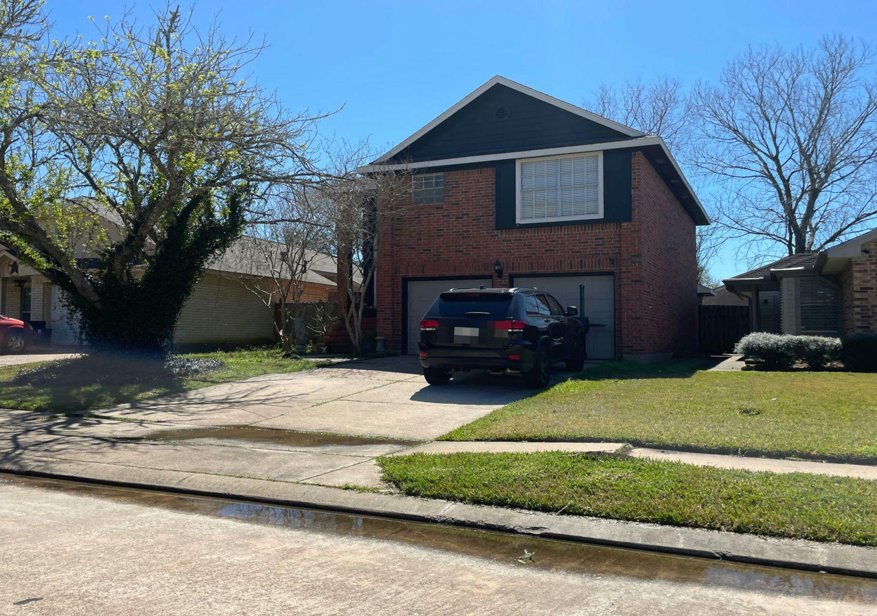 Almond Dr, Lake Jackson, TX 77566
