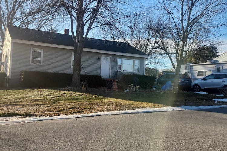 36 Kenwood Road Dracut, MA 01826, Middlesex County