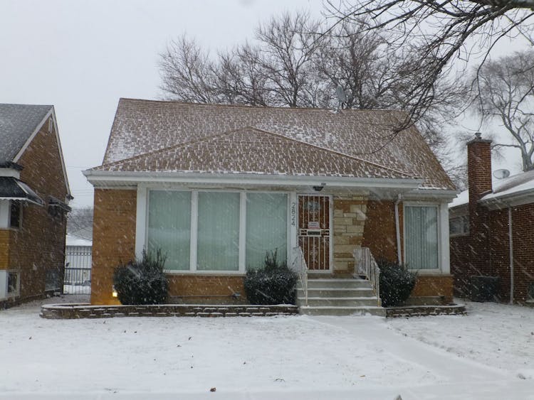 2824 W. 83rd Pl. Chicago, IL 60652, Cook County