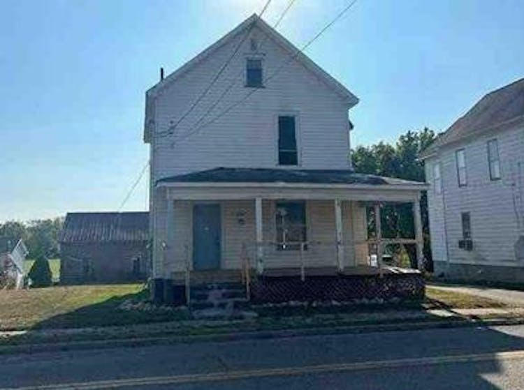 334 N Cambridge St Cumberland, OH 43732, Guernsey County