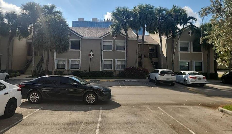 9633 Riverside Dr Coral Springs, FL 33071, Broward County