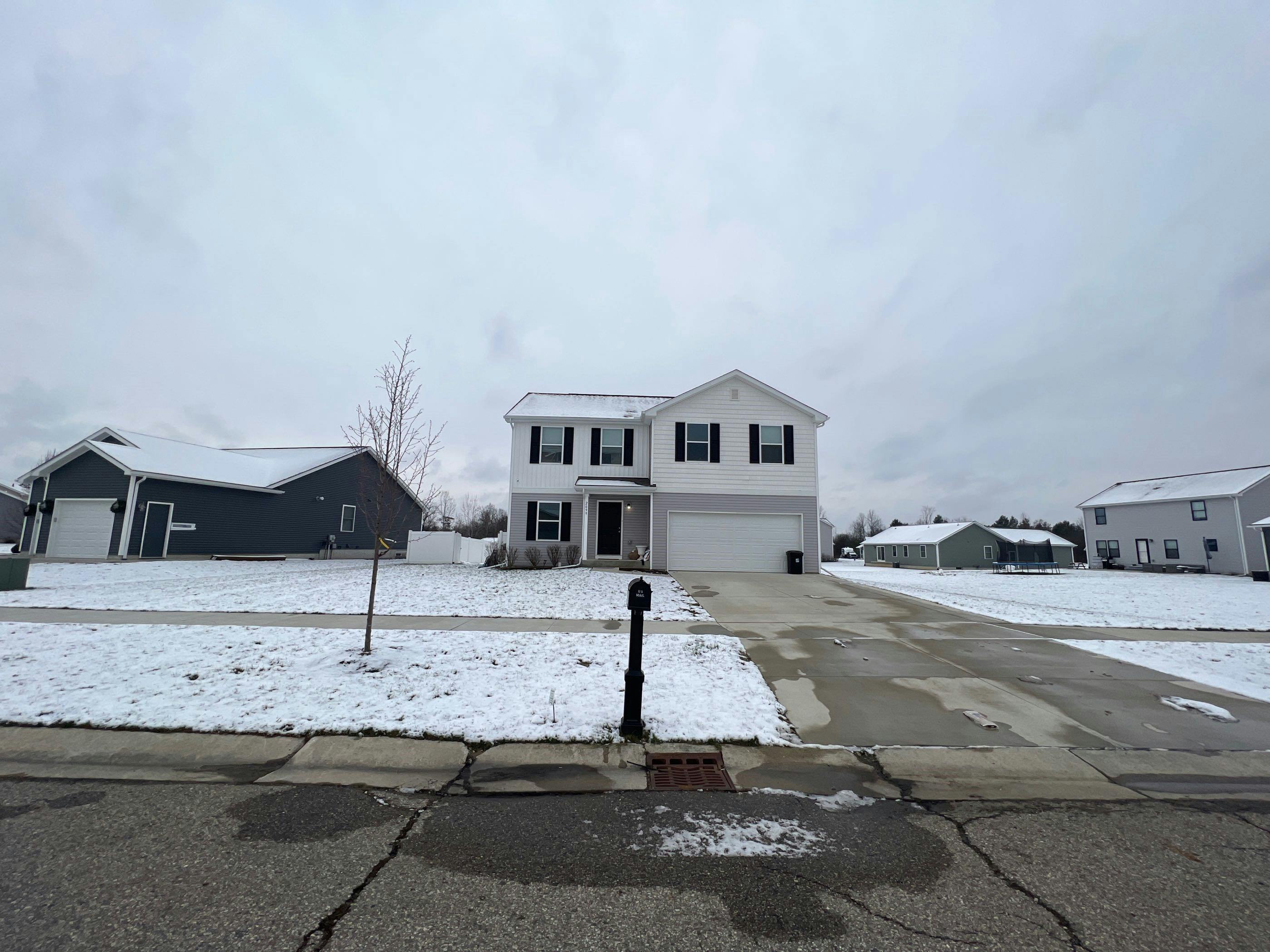 Brier Crest Dr, Davison, MI 48423