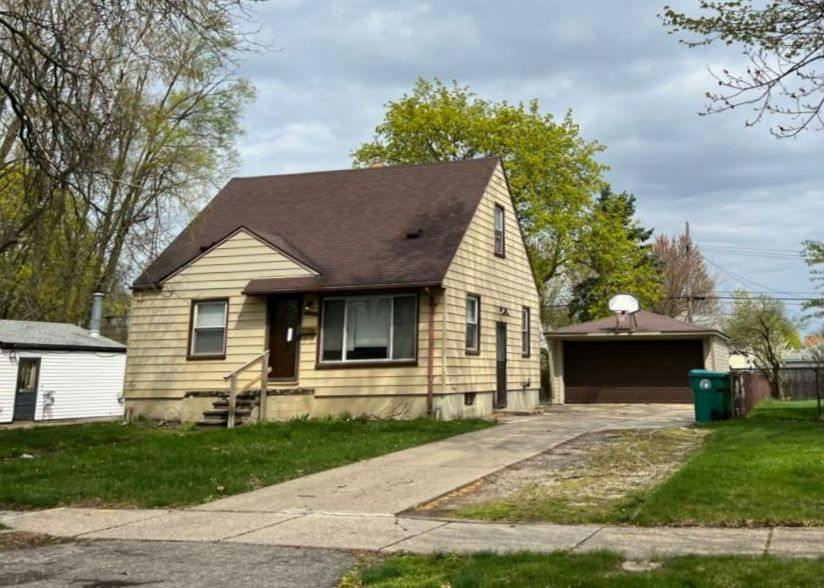 Florence St, Garden City, MI 48135