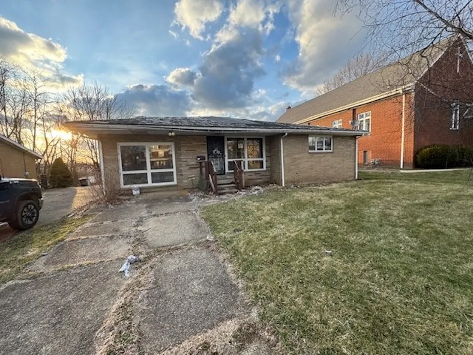 333 Woodlawn Rd Steubenville, OH 43952, Jefferson County