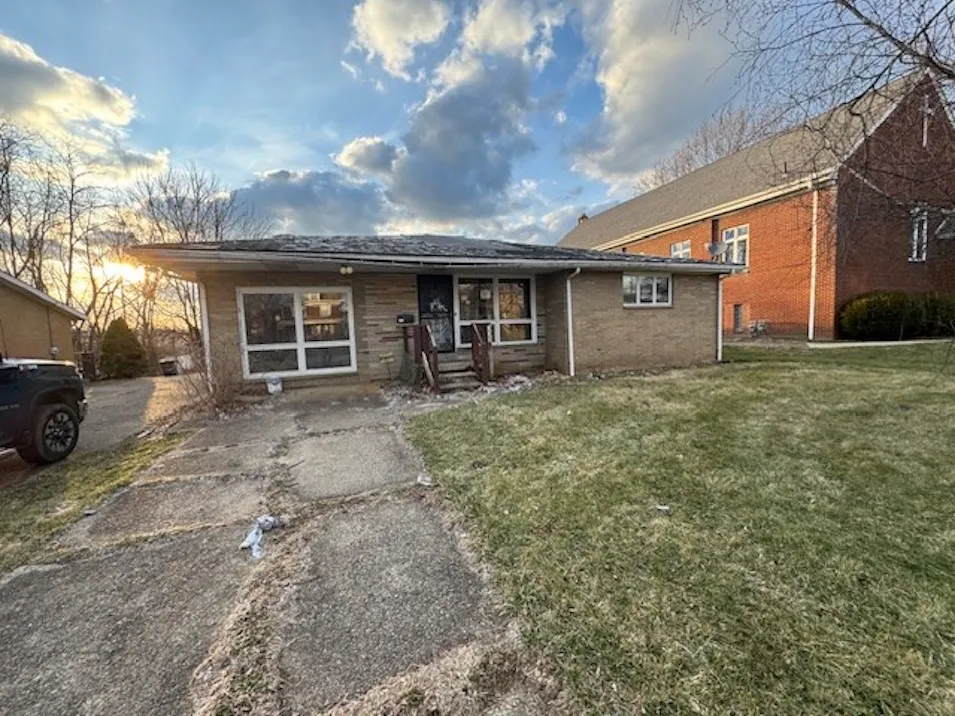 333 Woodlawn Rd Steubenville, OH 43952, Jefferson County
