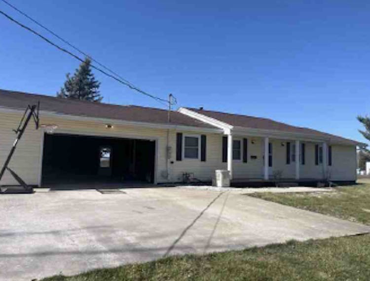 201s G St La Harpe, IL 61450, Hancock County