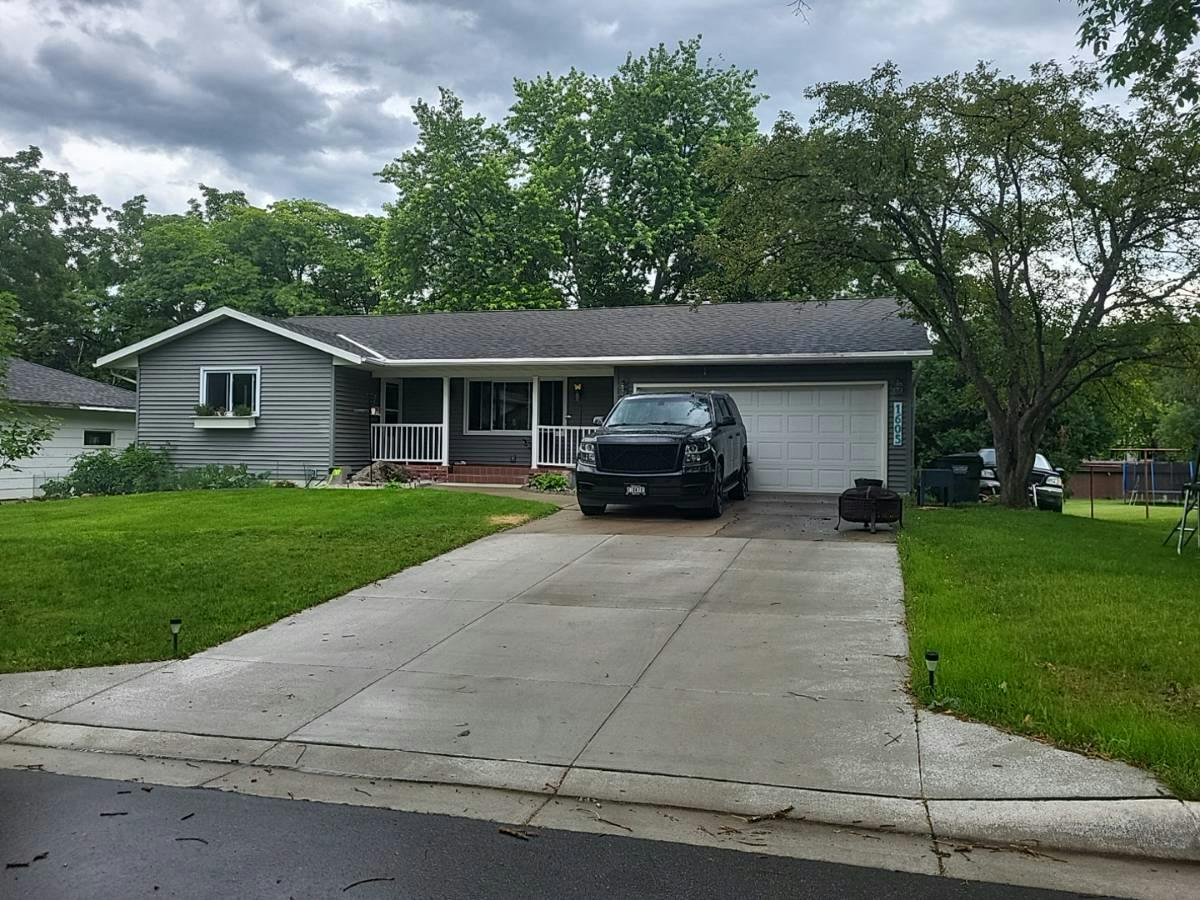 6th St, Willmar, MN 56201