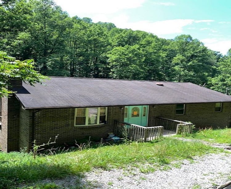 325 Fishers Branch Rd Charleston, WV 25312, Kanawha County