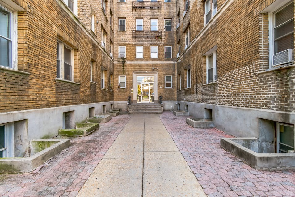 4120 14th St NW #b2 Washington, DC 20011, District of Columbia County