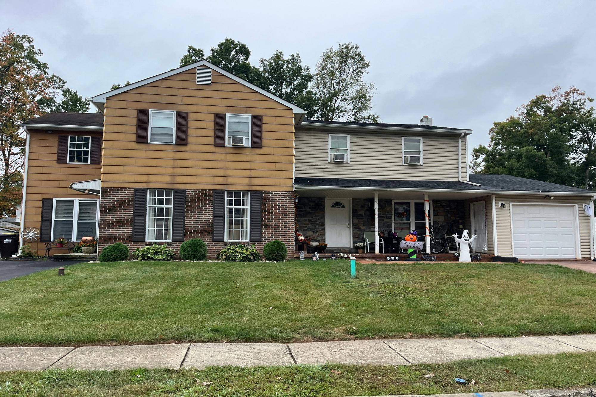 Adams Dr, Hatfield, PA 19440