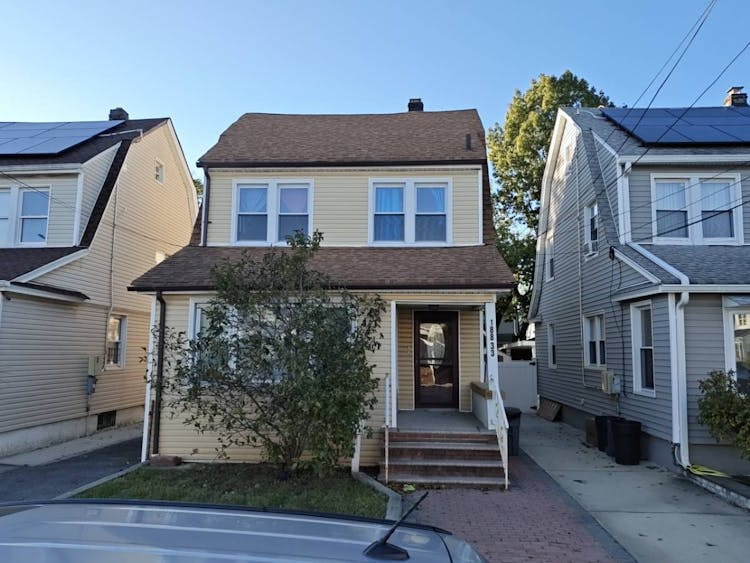 18833 Keesville Avenue Aka 188-33 Keesville Avenue Saint Albans Aka Jamaica, NY 11412, Queens County