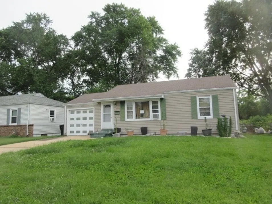 843 Loekes Dr Florissant, MO 63031, St. Louis County