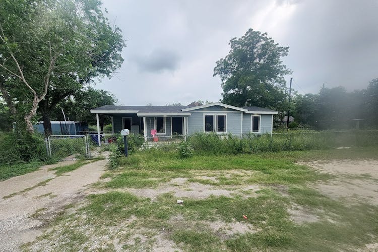 600 W Saint Marys Street Mathis, TX 78368, San Patricio County