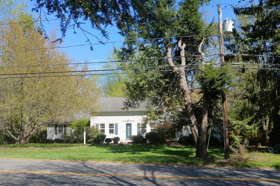 412 Flanders Rd Woodbury, CT 06798, Litchfield County