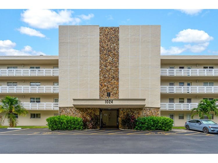 1024 SE 3rd Ave 301 Dania Beach, FL 33004, Broward County