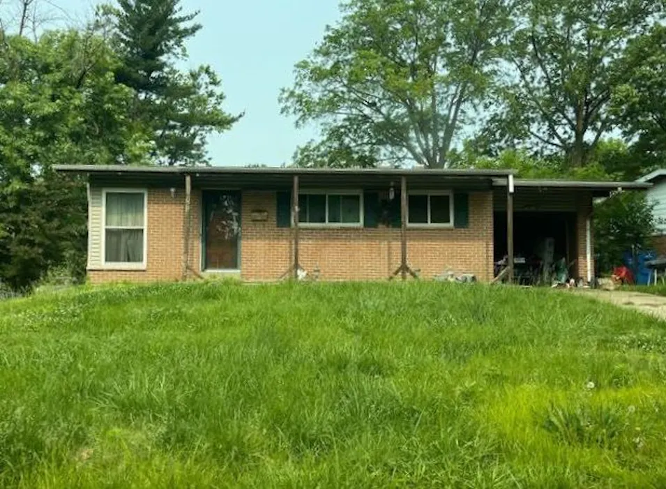 2 Apache Ct Florissant, MO 63033, St. Louis County