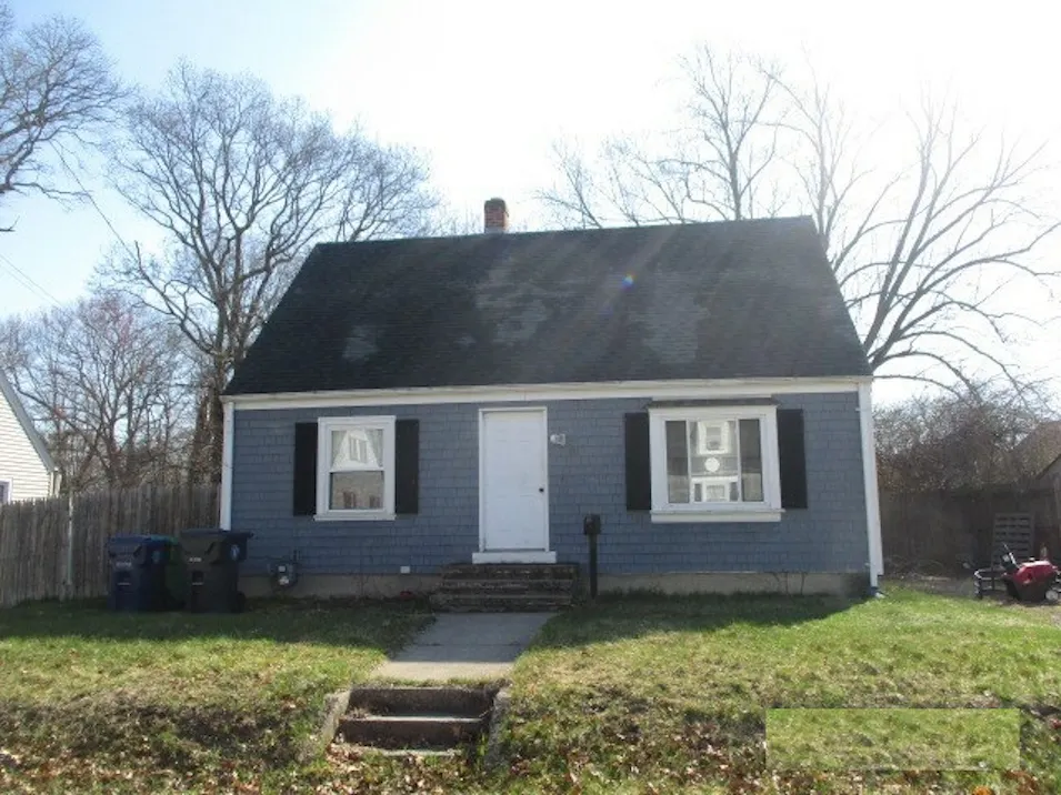 48 Wesleyan Ave Warwick, RI 02886, Kent County