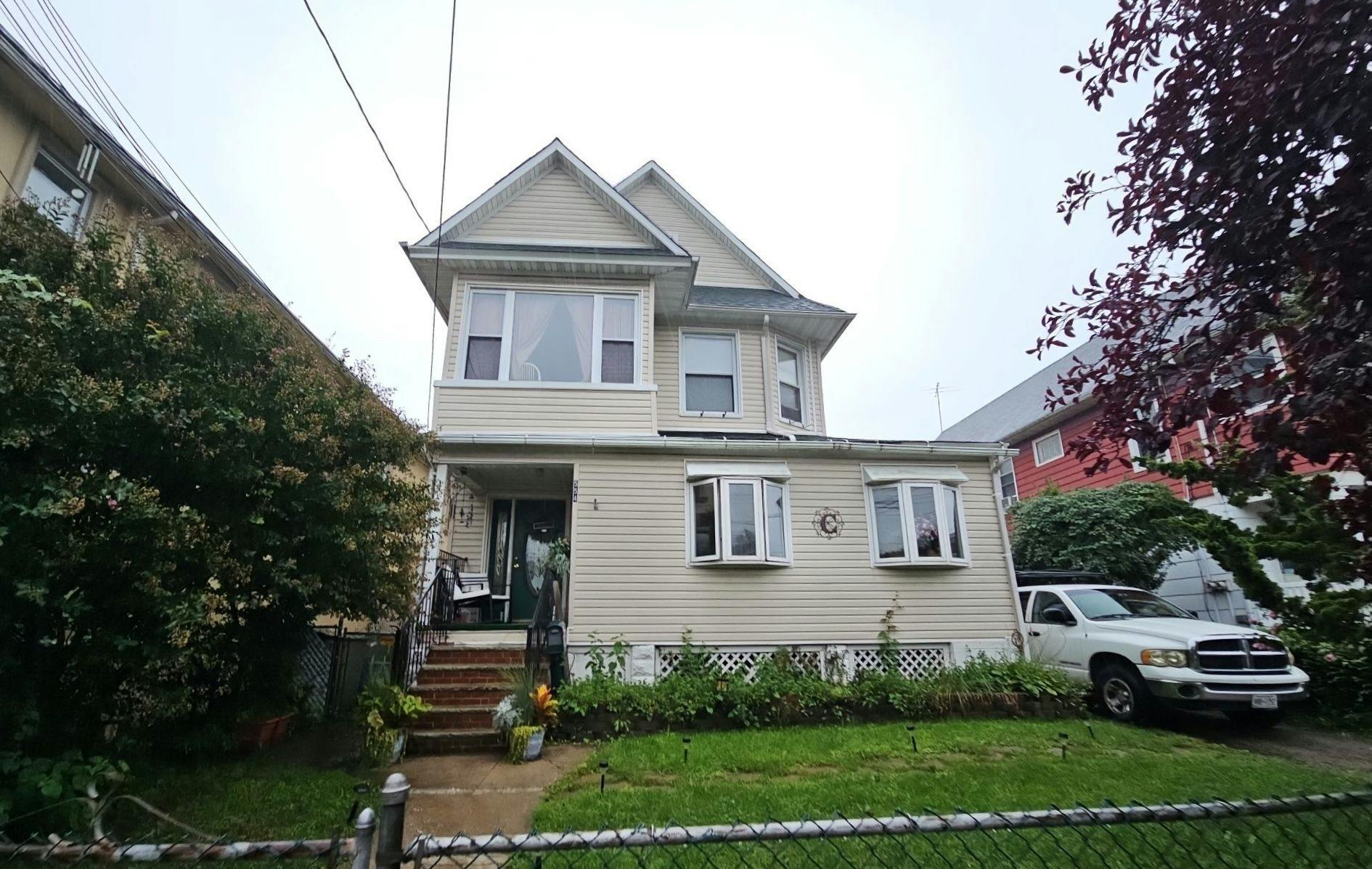 Henderson Ave, Staten Island, NY 10310