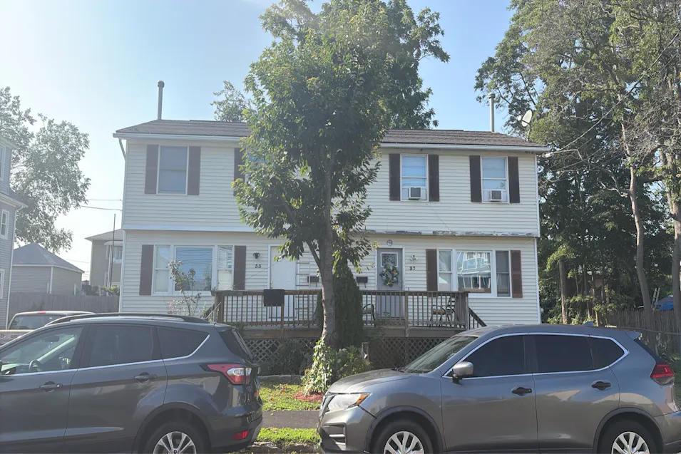 37 Short St Bridgeport, CT 06605, Fairfield County