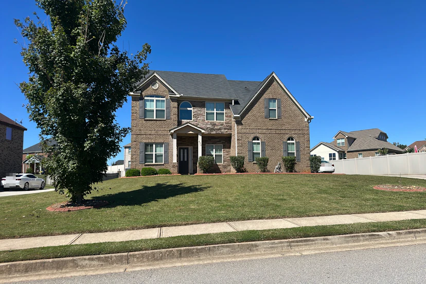 673 Corsica Ln