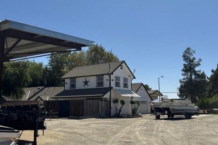 18670 Amos Street Bakersfield, CA 93308, Kern County