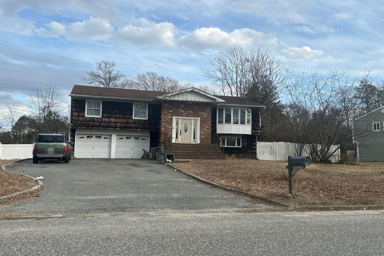 35 Peppermint Road Commack, NY 11725, Suffolk County
