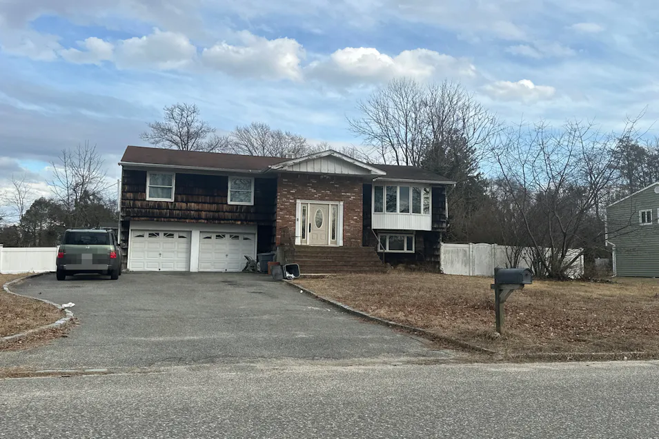 35 Peppermint Road Commack, NY 11725, Suffolk County