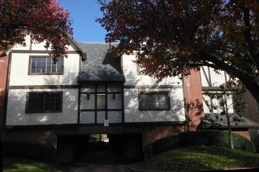 655 Alexander St #3