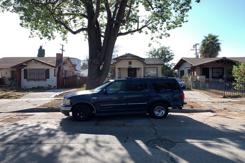 1130 West 71st Street Los Angeles, CA 90044, Los Angeles County