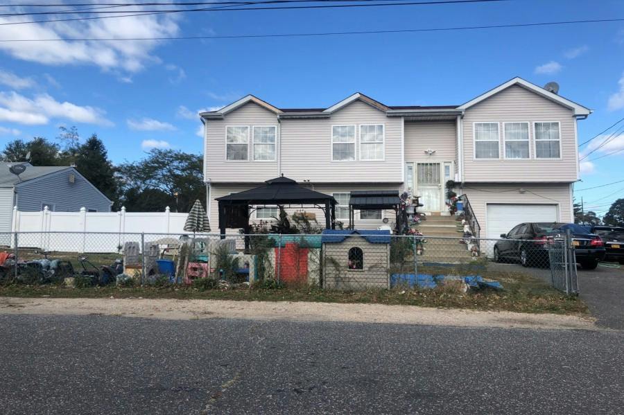 Fairtown Rd, Bay Shore, NY 11706