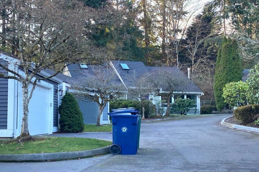105th Ln, Kirkland, WA 98033