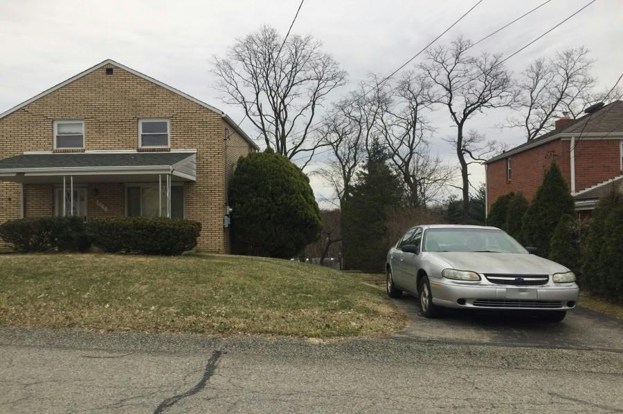 Veronica Dr, Pittsburgh, PA 15235