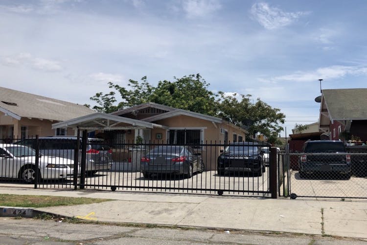 424 East 60th Street Los Angeles, CA 90003, Los Angeles County