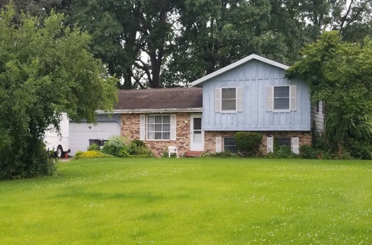 56033 Wynnewood Drive Osceola, IN 46561, St. Joseph County