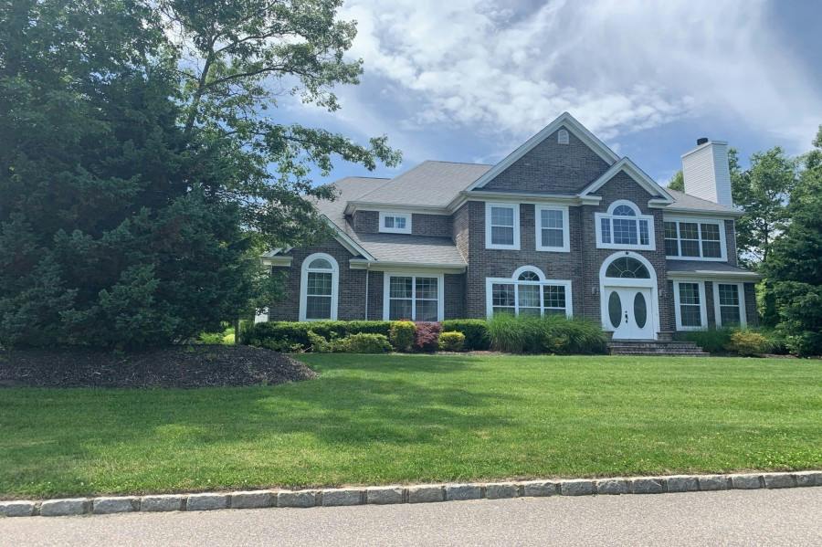 Sweetberry Ave, Center Moriches, NY 11934