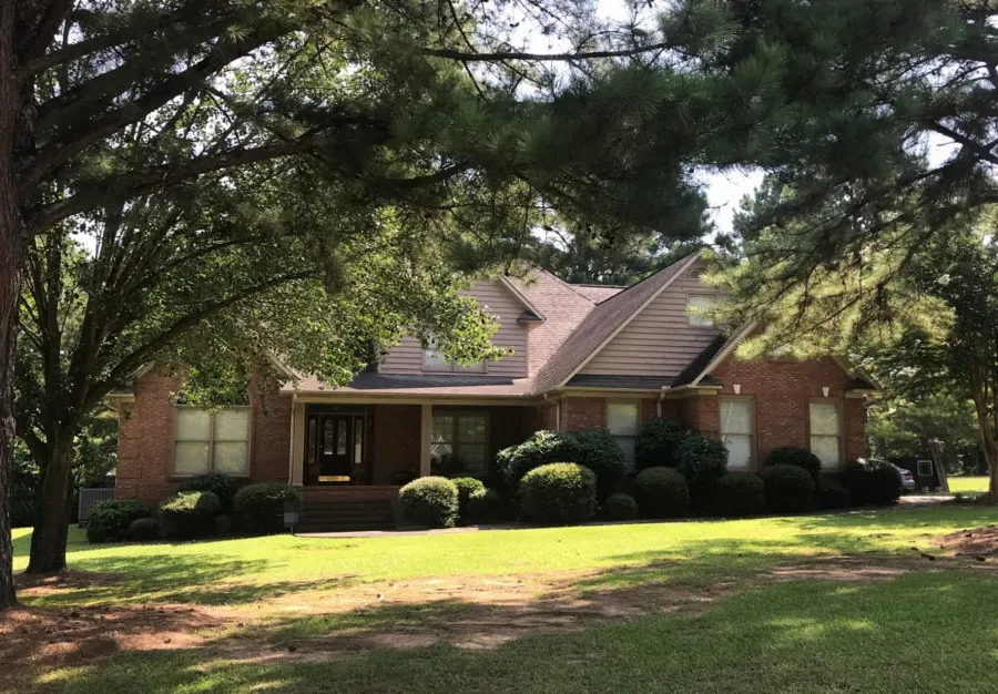 Roseland Dr, Rainbow City, AL 35906