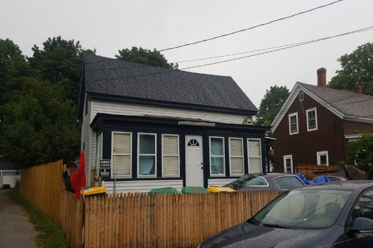 21 Maple St Rochester, NH 03867, Strafford County