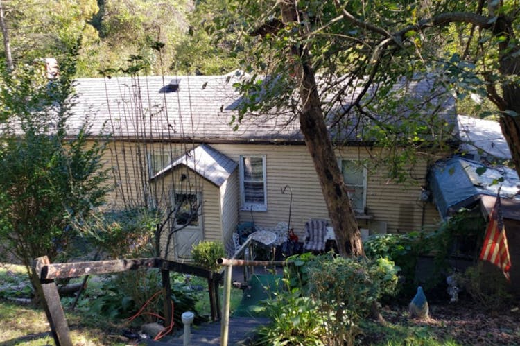 1633 East Cherryhill Street Pittsburgh, PA 15210, Allegheny County