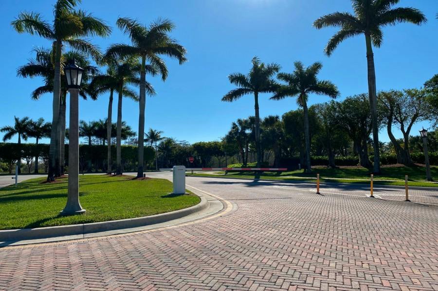 Warner Ln, Wellington, FL 33414