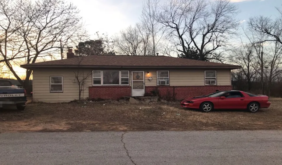 100 Locust Avenue Green Forest, AR 72638, Carroll County