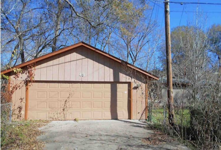 48 Tejas Dr Huntsville, TX 77320, Walker County