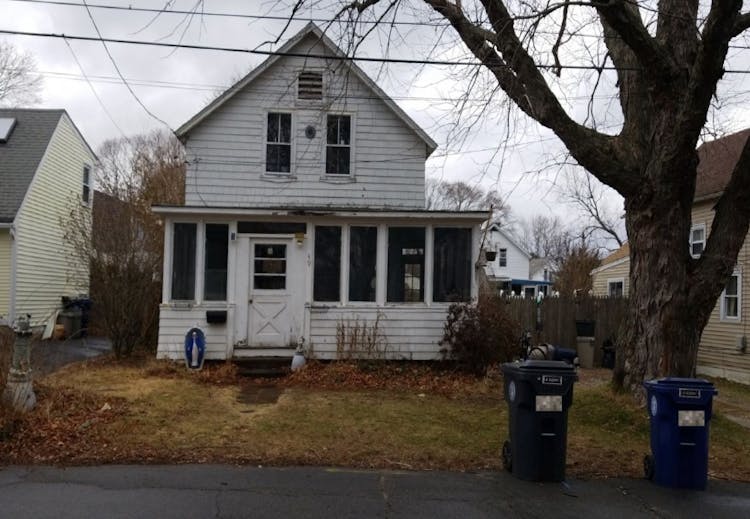 49 Van Zandt Avenue Warwick, RI 02889, Kent County