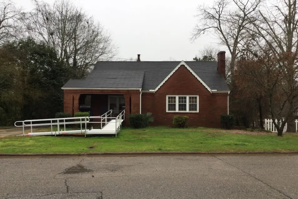 733 College St Roanoke, AL 36274, Randolph County