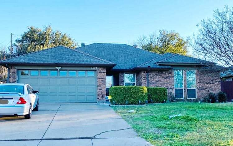 2121 Ellis Ct Grand Prairie, TX 75052, Dallas County