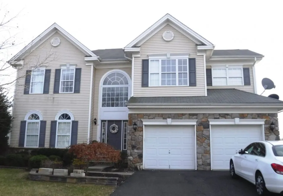 24 Skurka Court Sayreville, NJ 08872, Middlesex County
