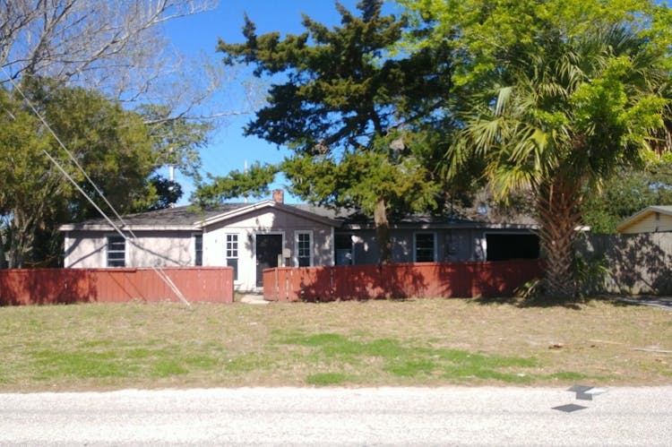 937 S 4th Ave Jacksonville, FL 32250, Duval County