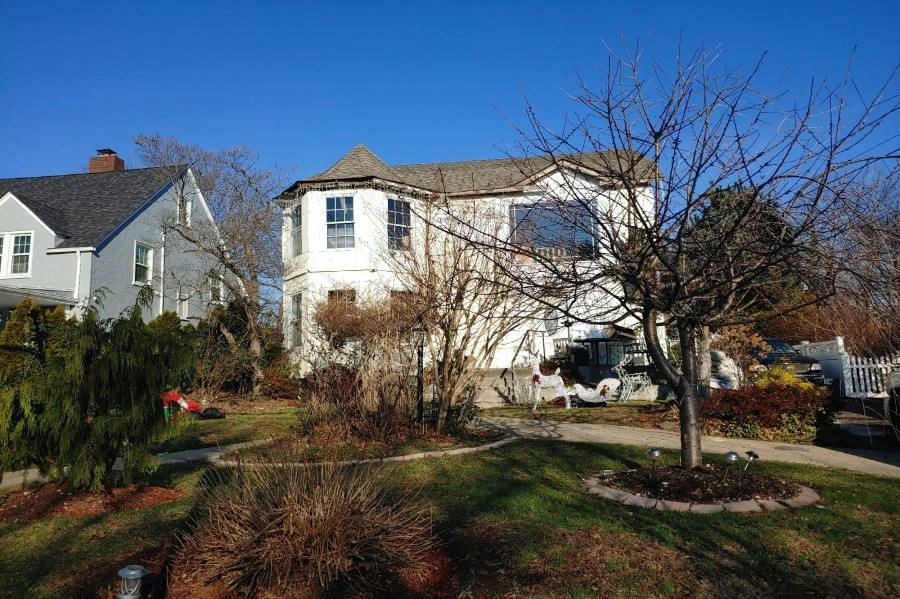 Pine St, Freeport, NY 11520
