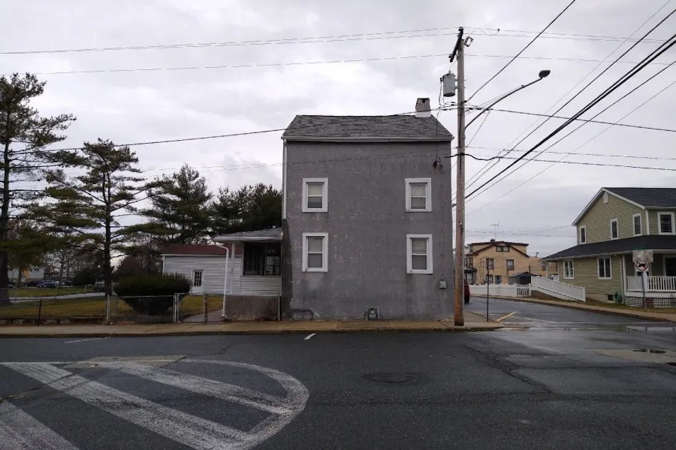 198 Market St Marcus Hook, PA 19061, Delaware County