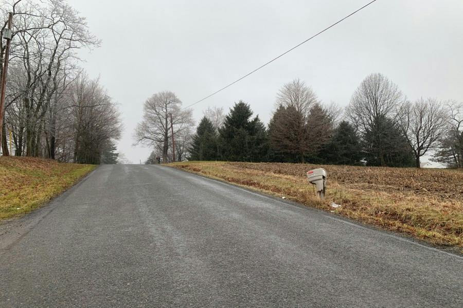Metz Rd, Columbiana, OH 44408
