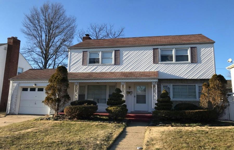 Angevine Ave, Hempstead, NY 11550